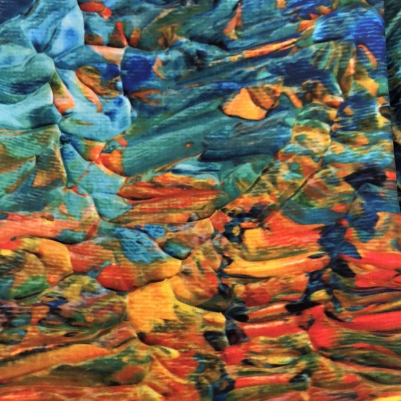 Set of four multicolor pillowcase coverings with zippers 19“ x 13“. New Kess - Picture 3 of 4